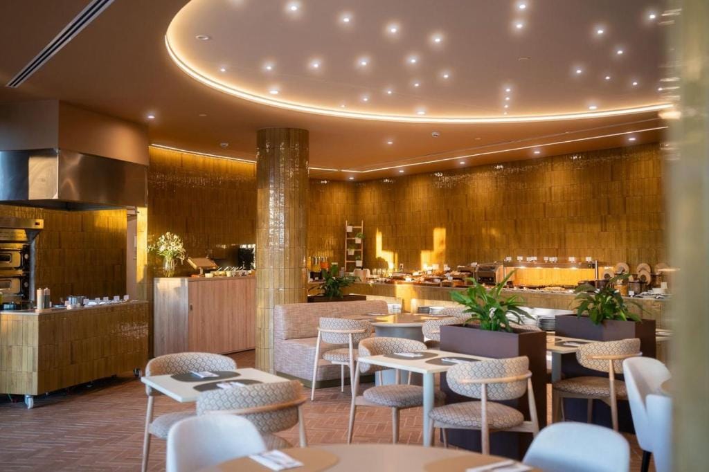 Castelo Suites Hotel — 4