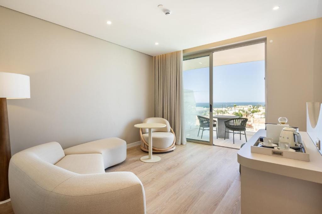 Castelo Suites Hotel — 5