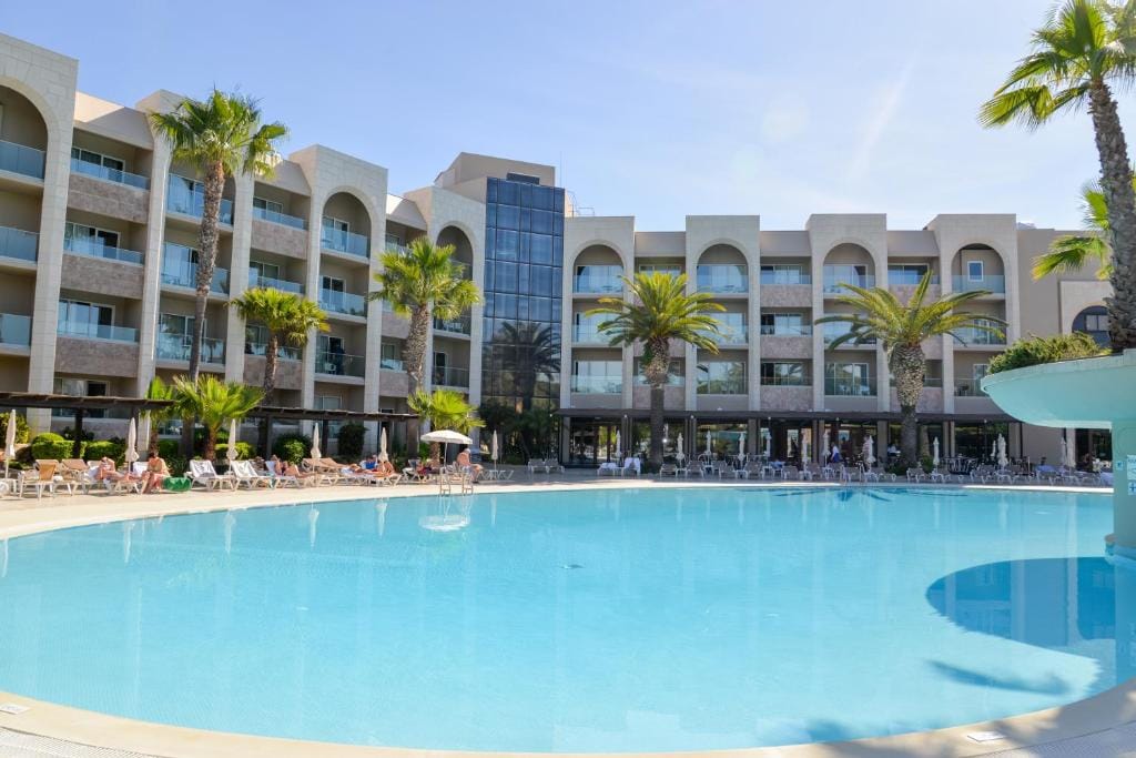Falésia Hotel - Adults Only — 1