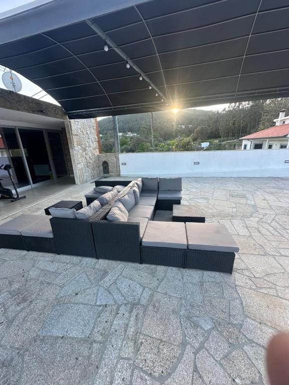 Leonchic - Guest House com Piscina de Água Salgada