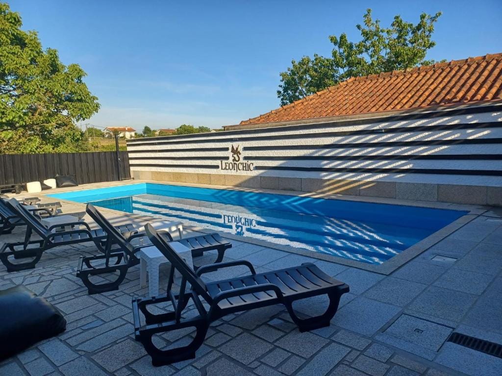 Leonchic - Guest House com Piscina de Água Salgada — 3
