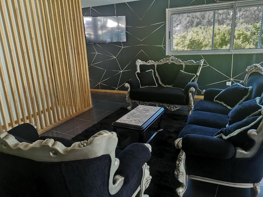 Leonchic - Guest House com Piscina de Água Salgada — 4