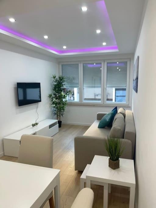Lovely 2 bedroom apartment in South Lisbon — 1
