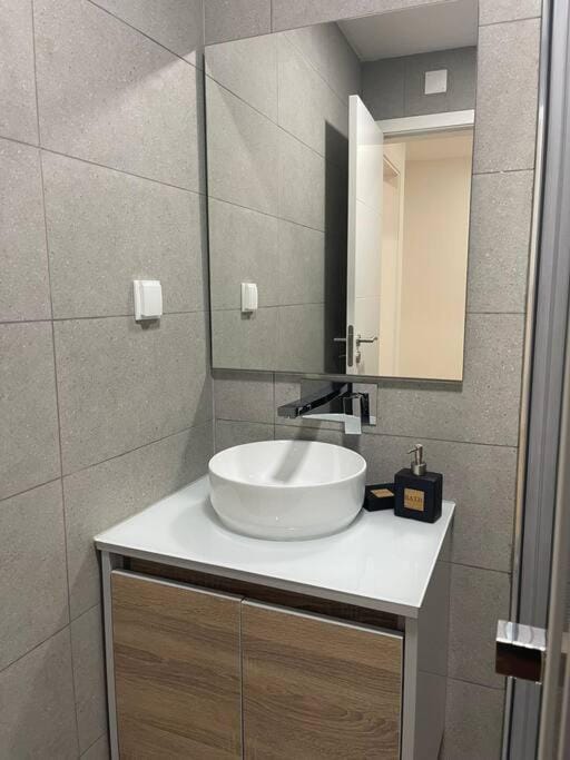 Lovely 2 bedroom apartment in South Lisbon — 3