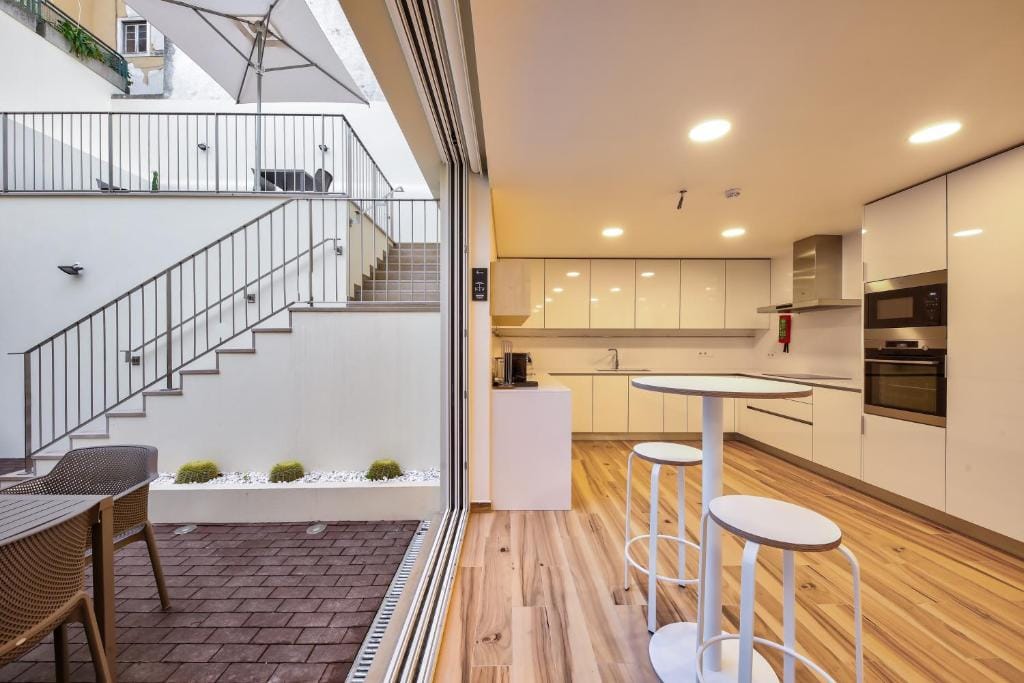Avenue Garden — 4