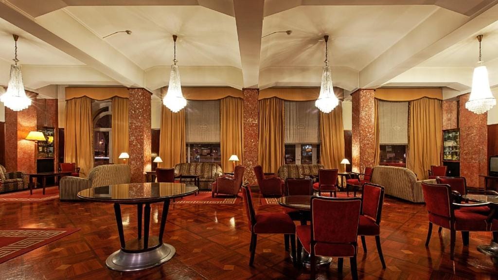 Hotel Astoria — 4