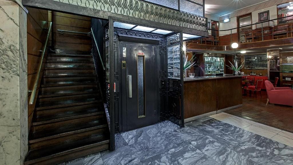 Hotel Astoria — 5