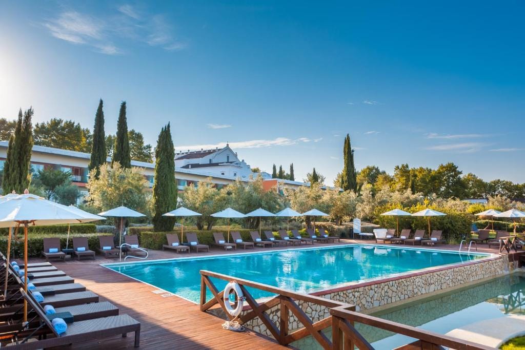 Convento do Espinheiro, Historic Hotel & Spa — 1