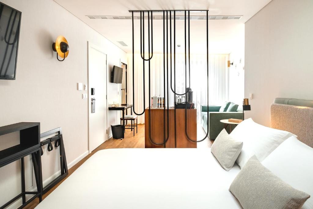 MouraSuites Hotel — 4