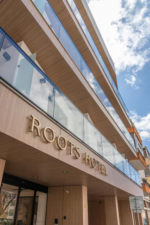 Roots Hotel — 1