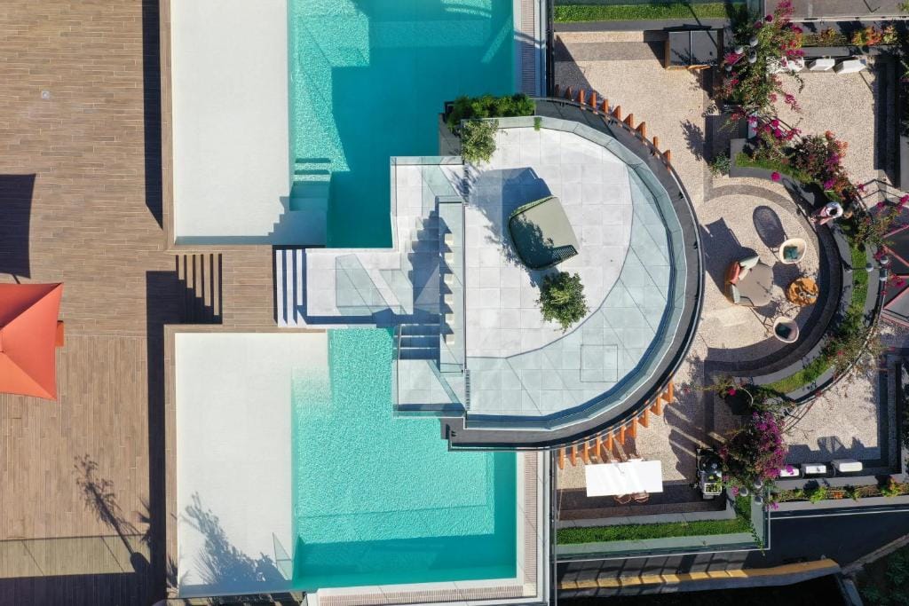 Three House Hotel — 1