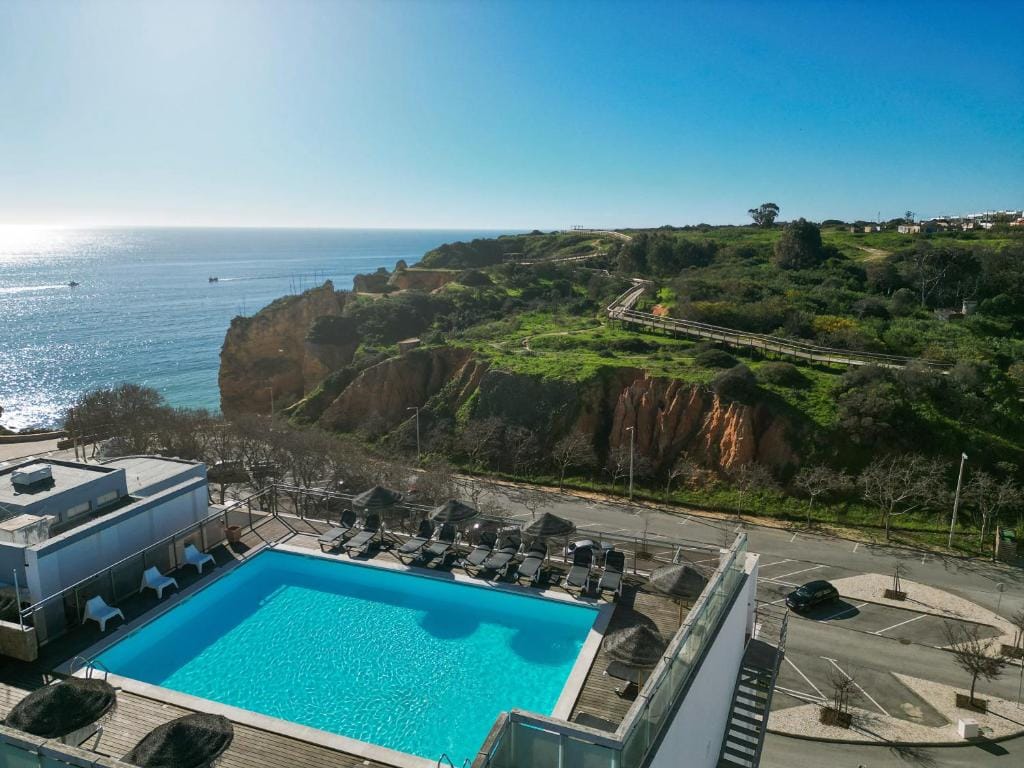 Carvi Beach Hotel — 1