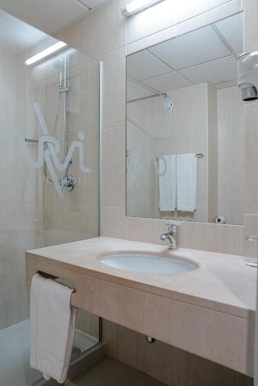 Carvi Beach Hotel — 2