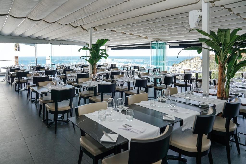 Carvi Beach Hotel — 4