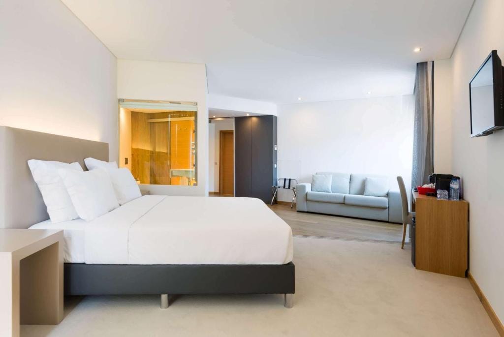 TRYP by Wyndham Leiria — 2