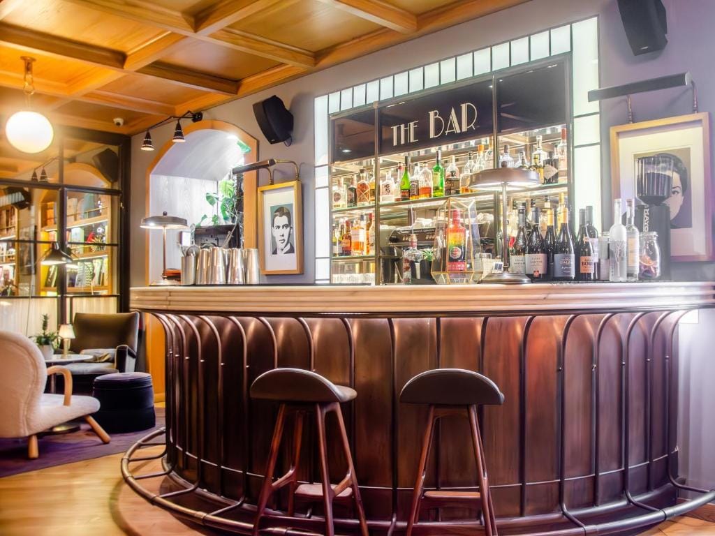 Browns Central Hotel — 4