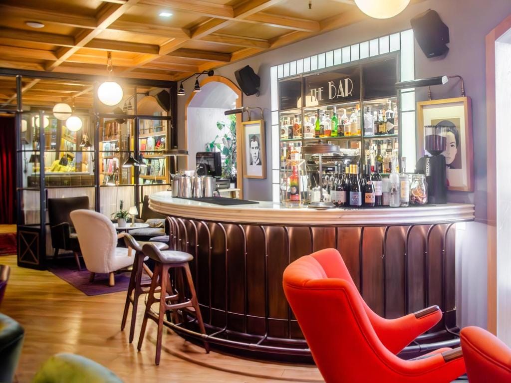 Browns Central Hotel — 5