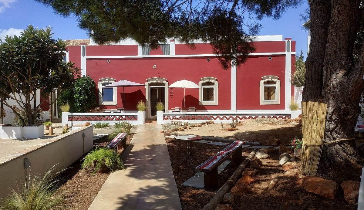 Guest House Almeixar — 2