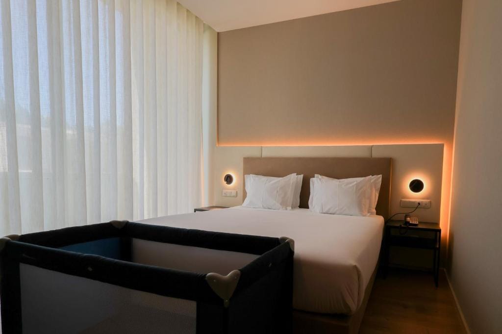 Oporto Fly Hotel — 2