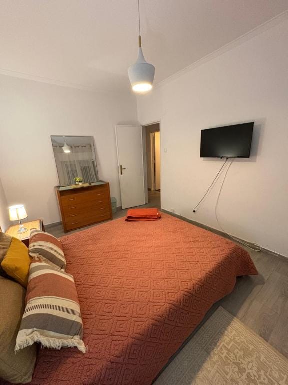 Quarto Espaçoso — 2