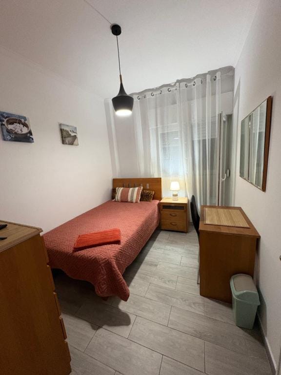 Quarto Espaçoso — 4