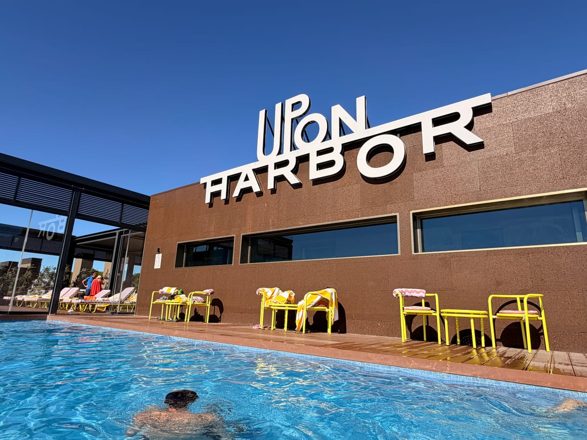 Upon Harbor Seixal — 2