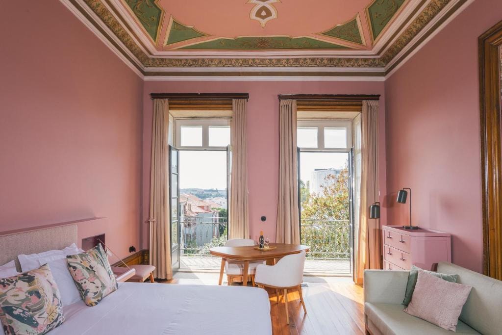 Menina Colina Guesthouse — 2