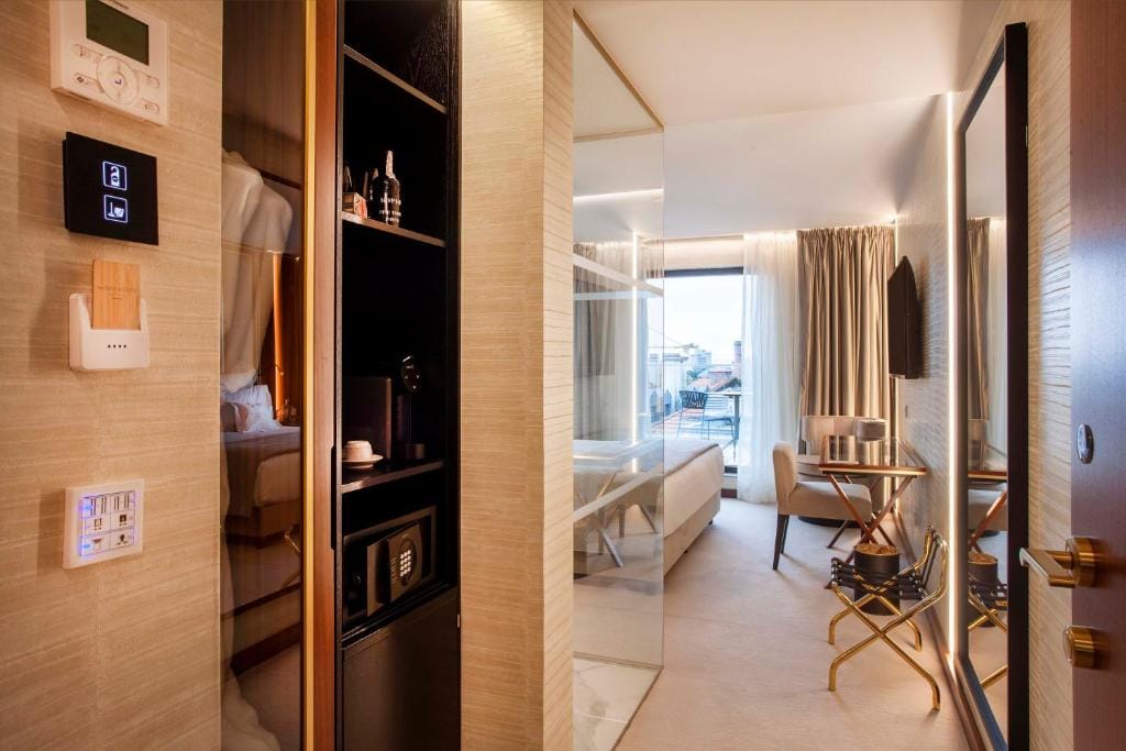 Wine & Books Porto Hotel - Small Luxury Hotels Of The World — 5