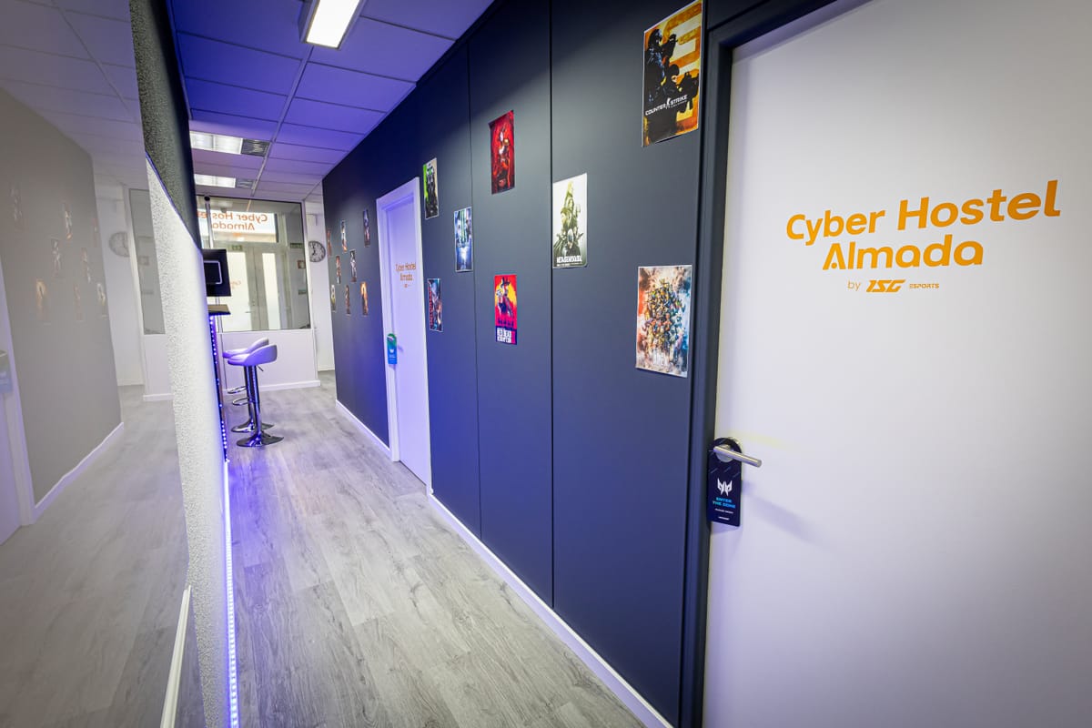 CyberHostel Almada — 3