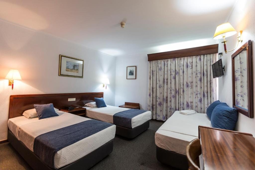 Hotel Arangues — 4