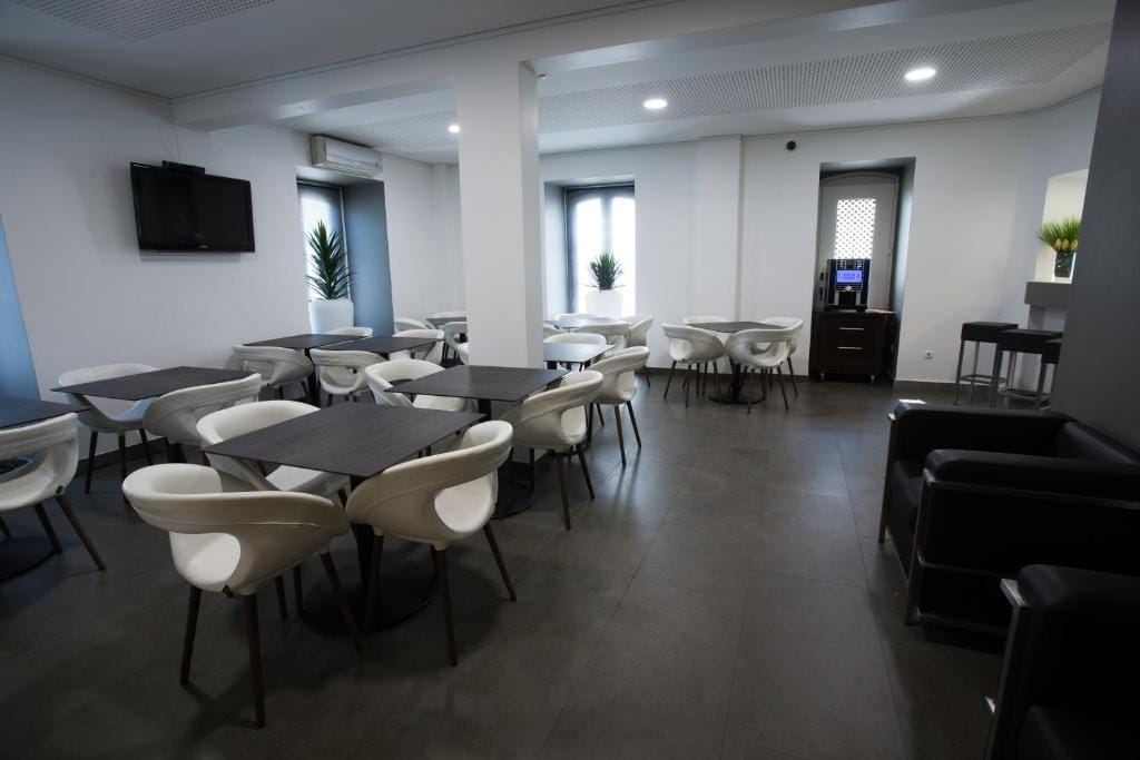 Hotel Solaris — 4