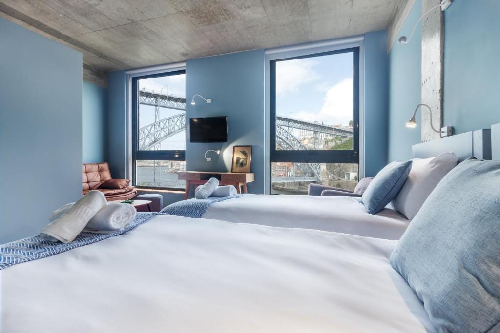 Bridge It - Suites & Views — 3