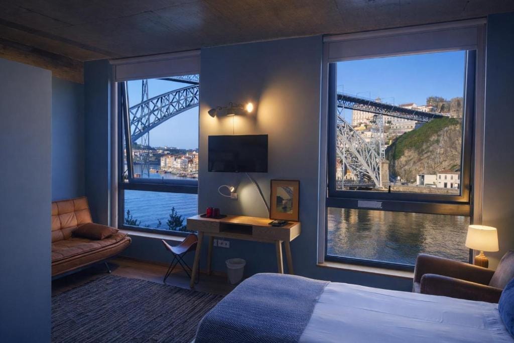 Bridge It - Suites & Views — 4